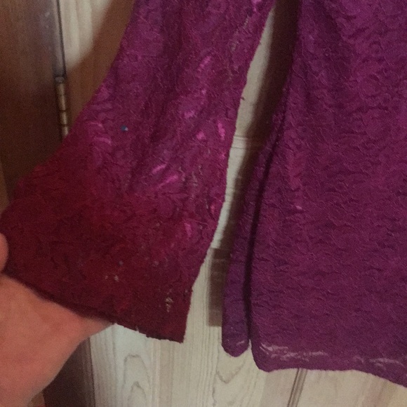 V-Back Lace Dress - Picture 2 of 4